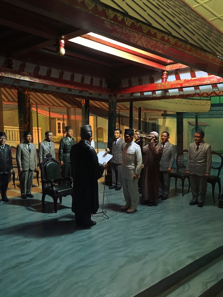 miniatur rapat - Wajah Baru Benteng Vredeburg sebagai Destinasi Budaya Perpaduan sejarah dan modernitas