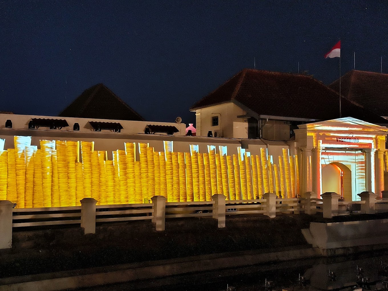 pertunjukan - ditaman - Wajah Baru Benteng Vredeburg sebagai Destinasi Budaya Perpaduan sejarah dan modernitas
