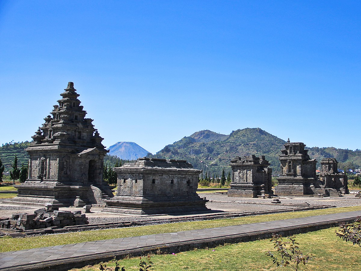 Paket Wisata Dieng: Petualangan Seru di Negeri di Atas Awan