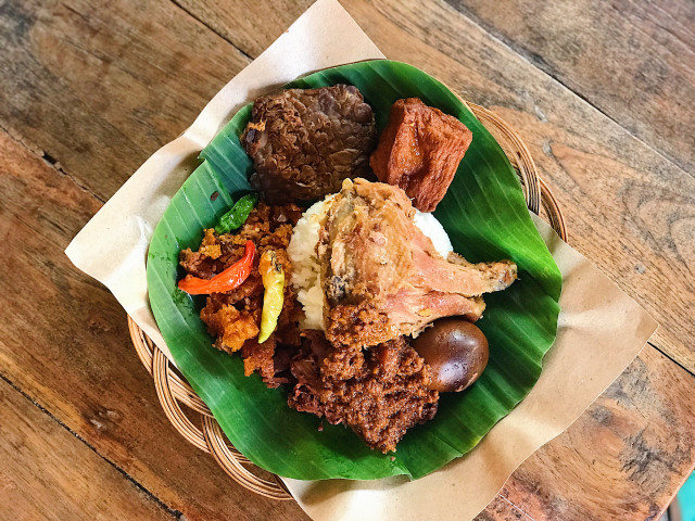 Bakpia Pathok 25 - 10 Wisata Kuliner Jogja yang Wajib Kamu Coba