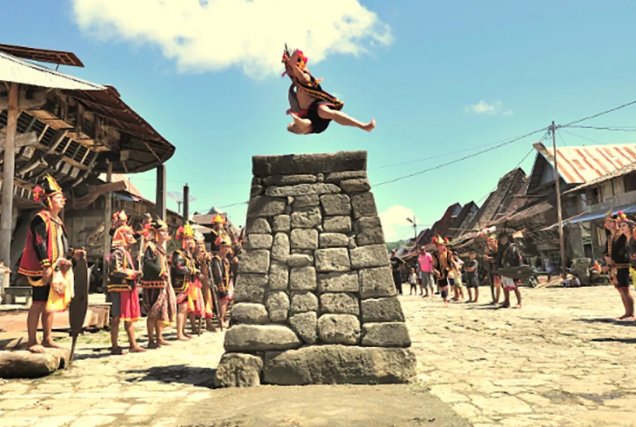 Atraksi Lompat Batu di Nias: Makna dan Sejarahnya