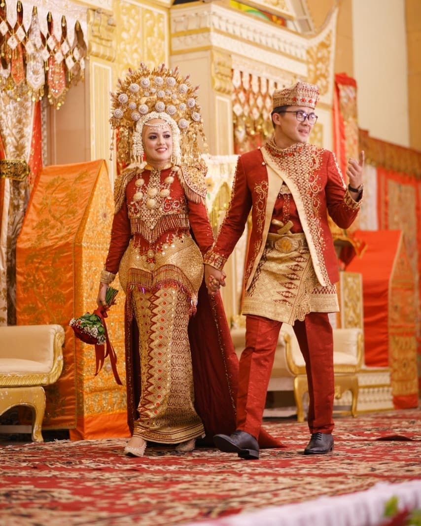 Pesona Pakaian Adat Indonesia: Memahami Makna Pakaian Adat