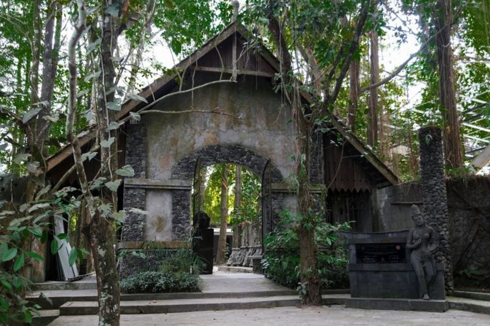 Museum Ullen Sentalu - Wisata Budaya Yogyakarta