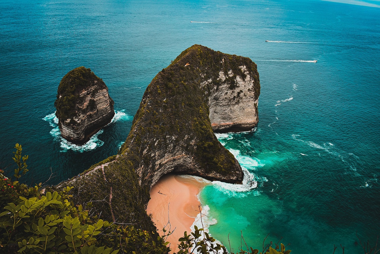 Keindahan Pantai Kelingking: Ikon Nusa Penida yang Wajib Dikunjungi