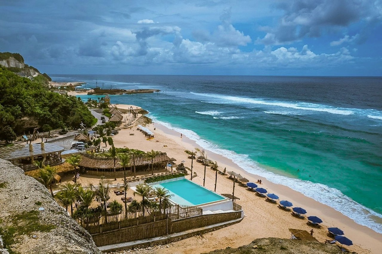 Tempat Wisata Instagramable Bali - Pantai Melasti