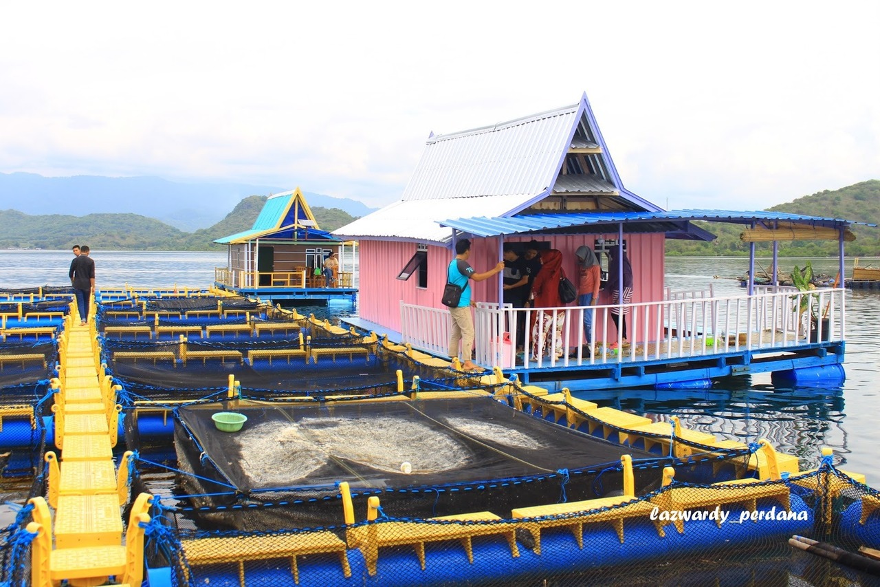 Wisata Kuliner Kediri - Resto Apung Kampung Nelayan