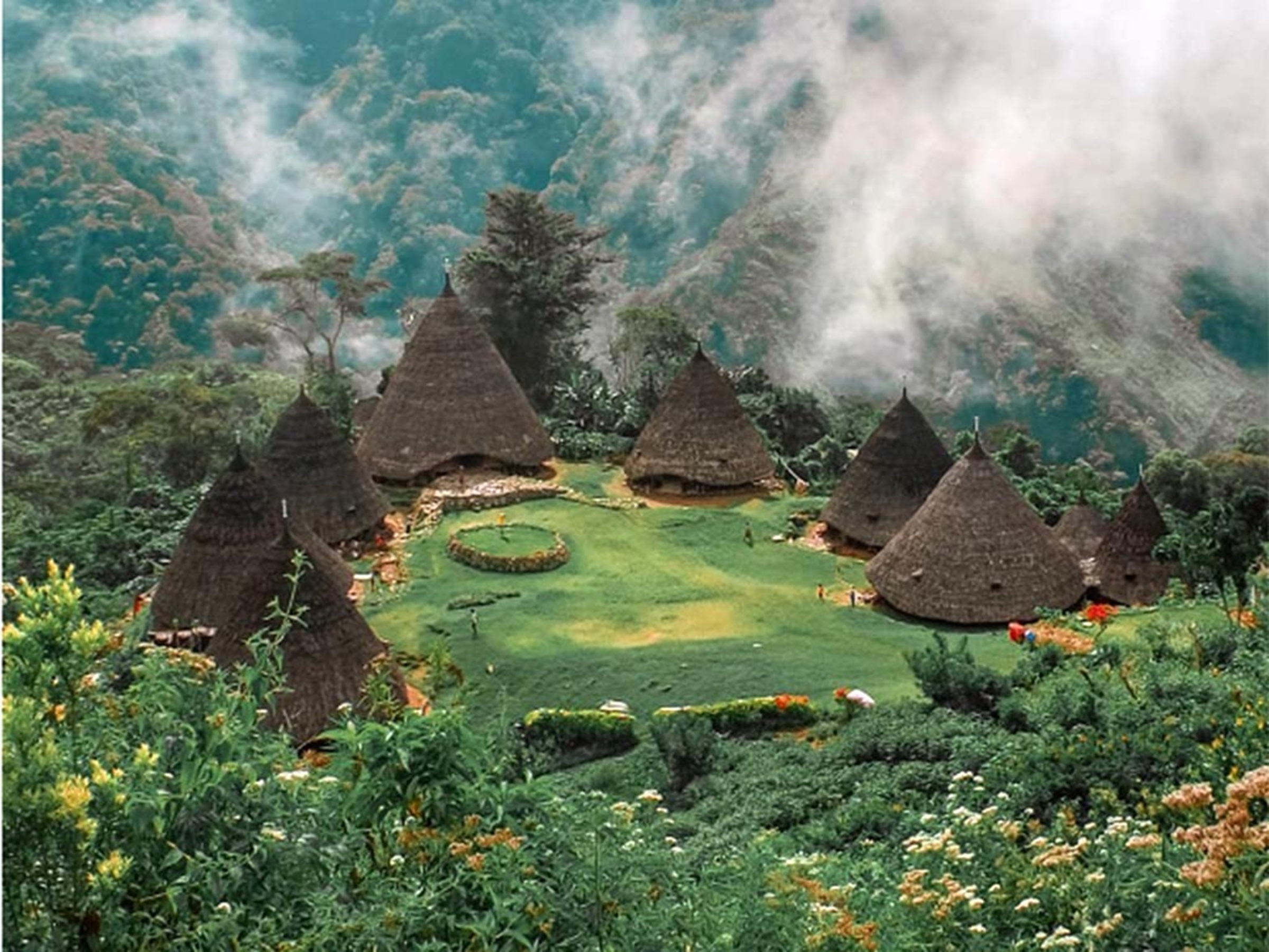 Desa Wae Rebo - Destinasi Wisata Unik
