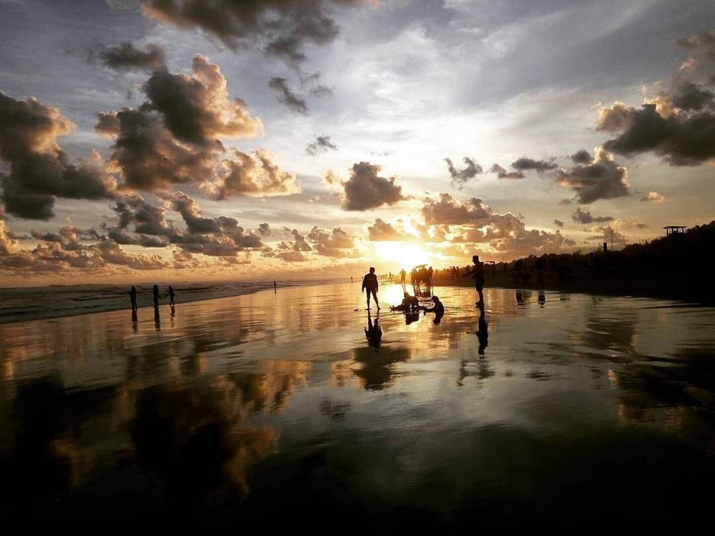 Pantai Parangtritis - Sunset Pantai Indonesia