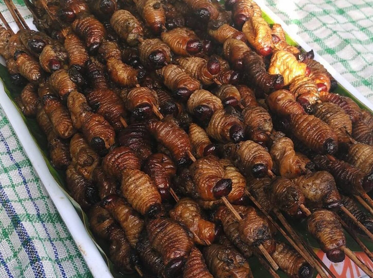 Sate Ulat Sagu - Makanan Khas Papua