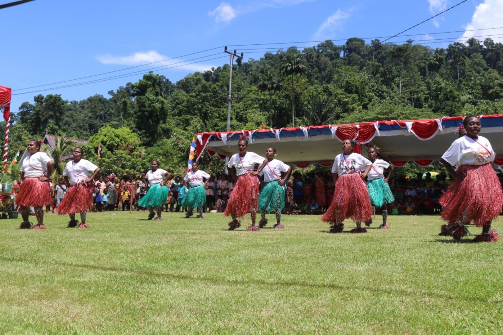Tari Tumbu Tanah - Wisata Budaya Papua